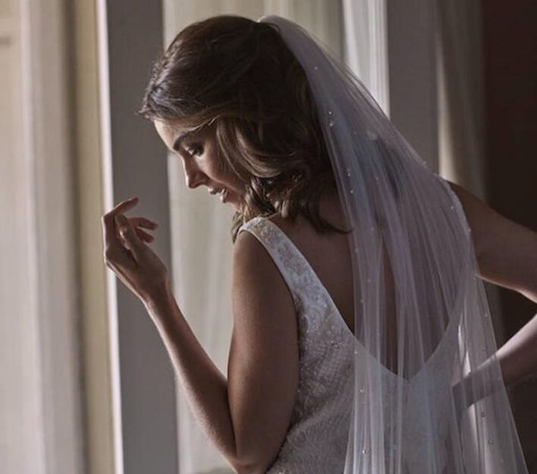 

bridal veils elegant long wedding veil with metal comb 2021 pearls soft tulle one layer cathedral accessories, Black