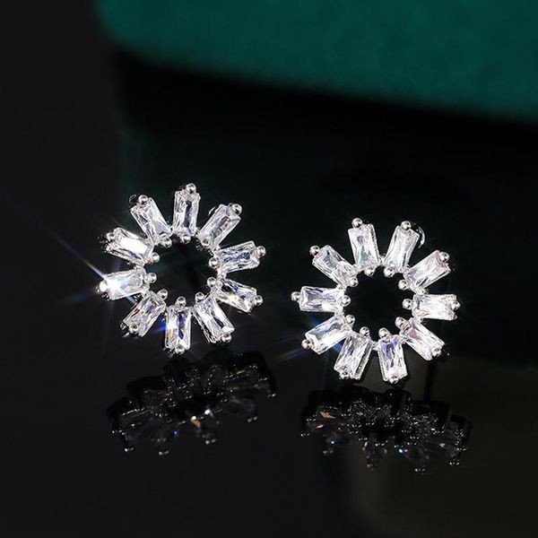 

stud small fresh earrings sweet hollow snowflake zircon daily matching student wholesale, Golden;silver