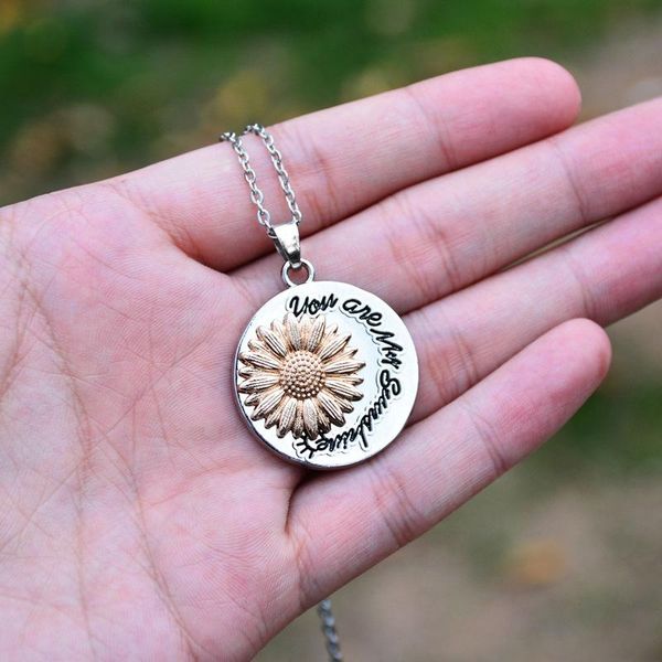

pendant necklaces fashion flower daisy necklace ball chain silver color disc jewelry for women gifts 2021
