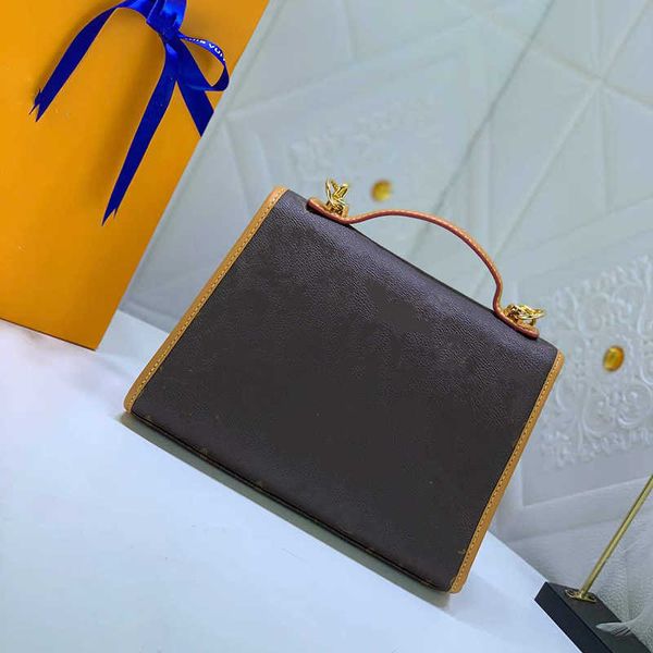 

bag showecomfort01 2022 messenger crossbody bag designers handbags purses luxurys women flap bags two size classic flower leather selling 29