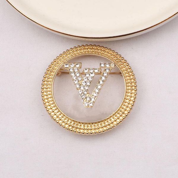 

2021 europe and america diamond letter brooch banquet suit evening dress temperament accessories female fast delivery, Gray