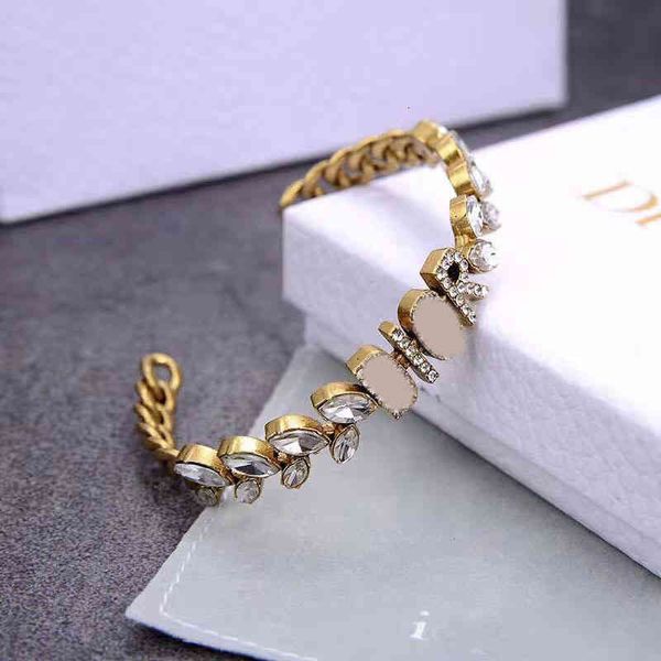 

d family 2021 letter inlaid diamond bracelet, Golden;silver