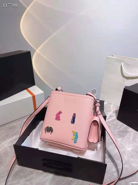 

women's single shoulder bucket bag designed by designer can be slung with size of 17.5cm