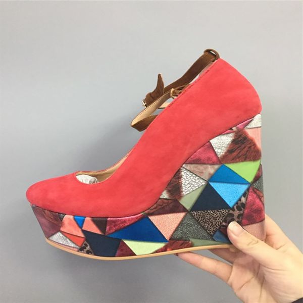 Womens handmade womens cunhas de salto sapatos fivela fivela torta de tornozelo faux kid-camurça multicolorido festa de noturna de noturno cambada de marca de moda bombas D636