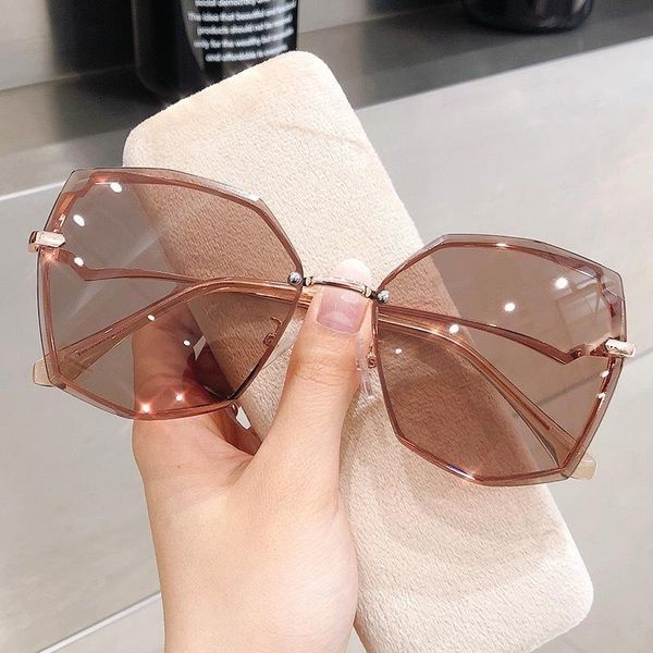

sunglasses women trend 2021 anti ultraviolet round face large show small glasses street po personality, White;black