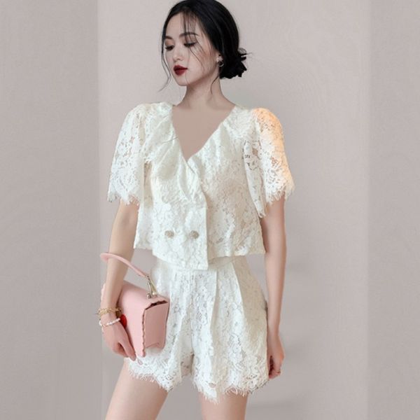 

runway design summer temperament elegant sweet lace ruffles v-neck puff sleeve shirt + high waist short suit 210518, White