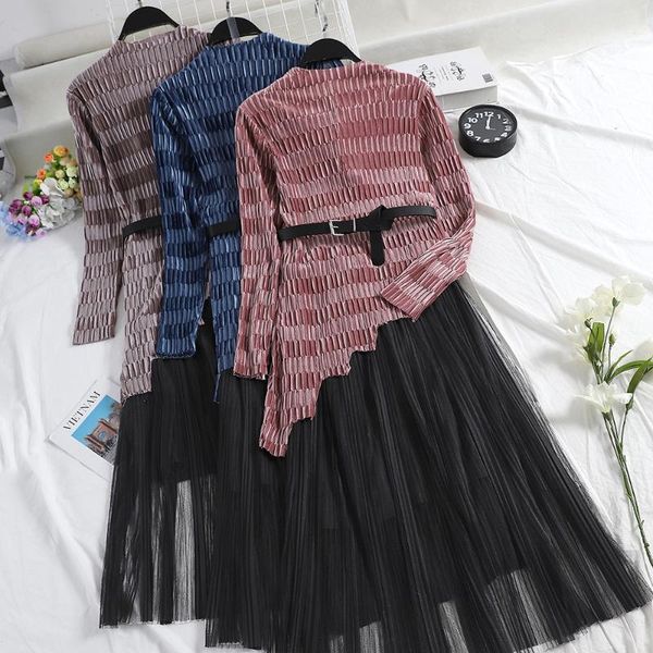 

women's two piece pants 2021 fashion set women round neck irregular gold velvet shirt + high waist large swing skirt, White