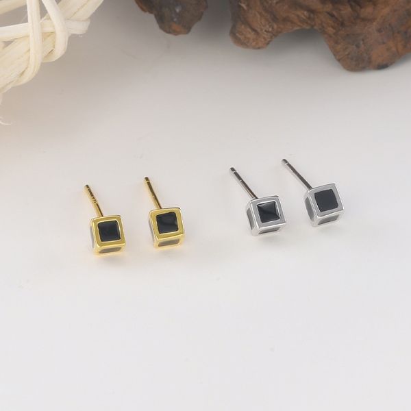 

qibao s925 silver cubic square earrings inlaid with zircon, Black