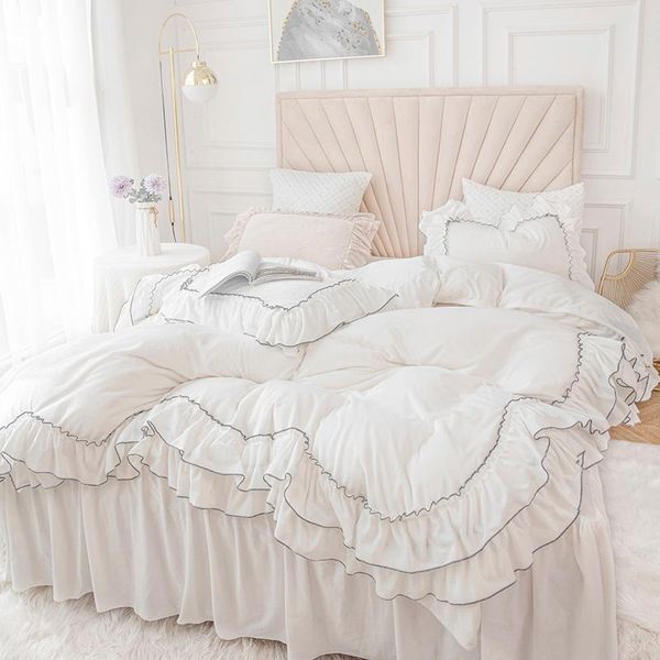 Conjuntos de cama conjunto inverno coral lã quatro peças princesa estilo branco cama chapa de edredão enrugado flanela de dupla face