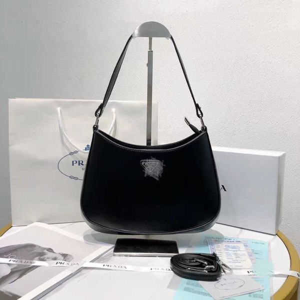 

women luxurys designers bags 2021 crossbody bag handbag designer handbags zhouzhoubao123 purse wallet cleo underarm bright face net red medi, Black;red
