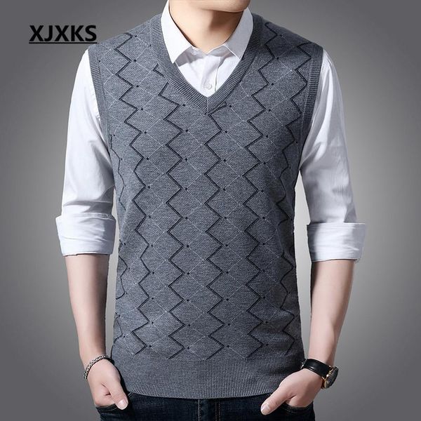 

men's vests xjxks fashionable v-neck men vest 2021 autumn winter loose plus size high-end cashmere knitted sleeveless sweater, Black;white