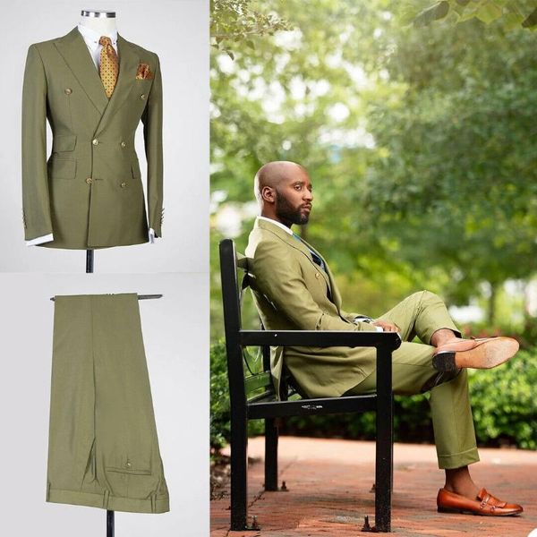 Abiti da uomo Blazer Abito da uomo verde con bottoni dorati Abbigliamento formale Sposo personalizzato Matrimonio Slim Fit Doppio petto Business maschile 2 pezzi Cappotto + pantaloni