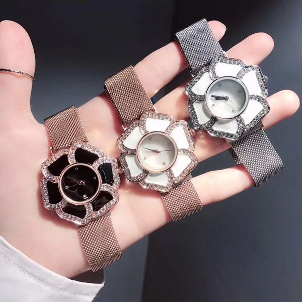 Orologio da polso al quarzo con cinturino magnetico in acciaio con cinturino in metallo stile fiore di cristallo per ragazze di moda di marca CHA08