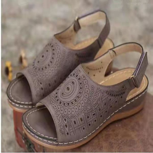 

luxurys designers shoes women sandals 2021 summer solid color hollow out vintage wedge ladies platform shoes casual sewing femal, Black