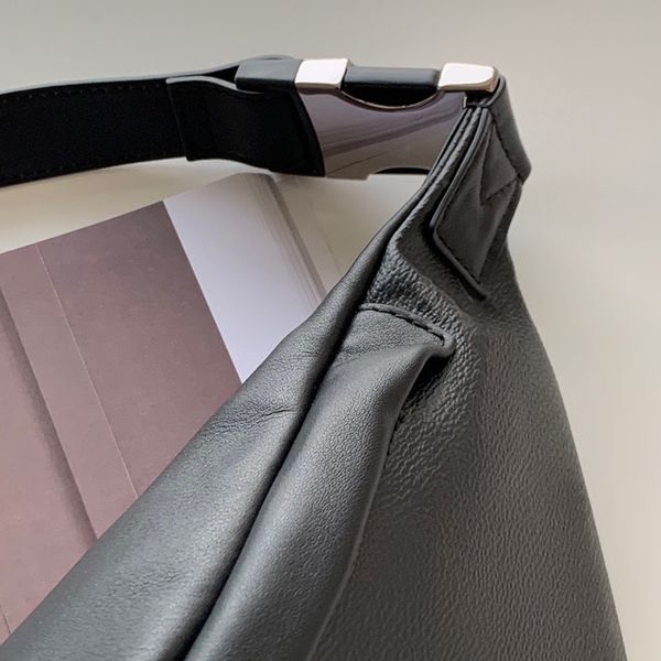 

womens bag 7a high-end customized quality using grain cowhide elaborate nylon shoulder straps and leisure aluminum buckle one-shoulder slung