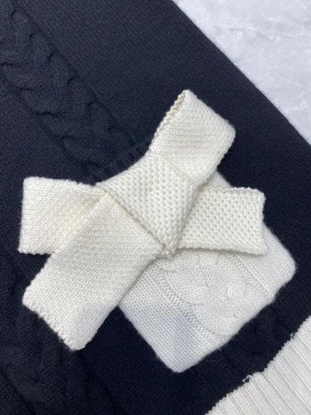 

women's vests the 2021 black stitching twisted knitted vest 0827, Black;white
