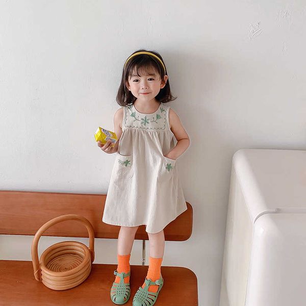 Koreanische Mädchen Stickerei Baumwolle Leinen A-Linie Kleid Freizeitkleidung für Kinder Schönes Sommeroutfit 210529