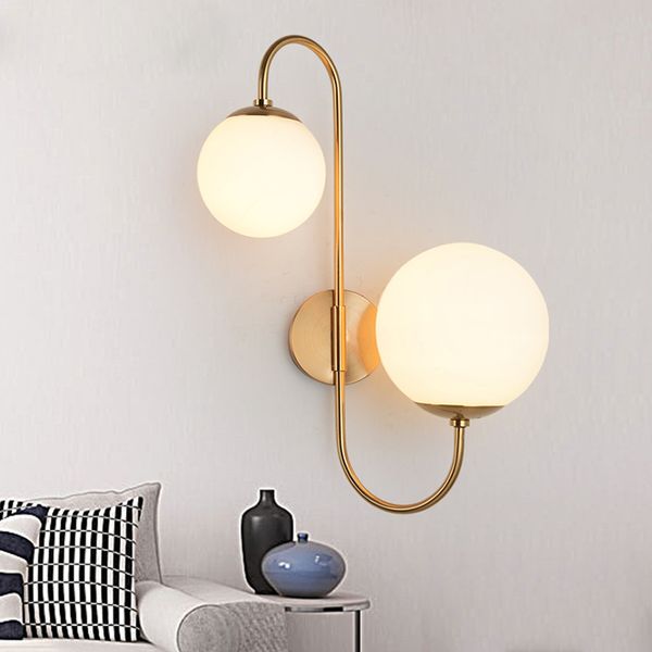 Modern Golden Wall L￢mpada do Corredor Bedroom Cordeira Personalidade Criativa Bola de Vidro de Vidro LED de ferro forjado