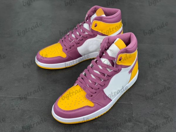 

1 high og omega psi phi 2022 brotherhood mens designer basketball shoes 1s university gold light bordeaux white trainer sports sneakers