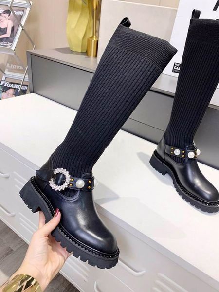 

2021 luxury martin boots brands designer platform half boot black leather with pearl and spikes belt womens booties winter snow work shoes w