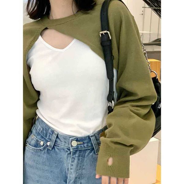 

long sleeved knitted blouse set autumn spice girl suspender vest female set, Black