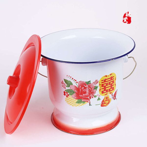 

old style toilet handle nostalgic enamel spittoon with cover, Silver