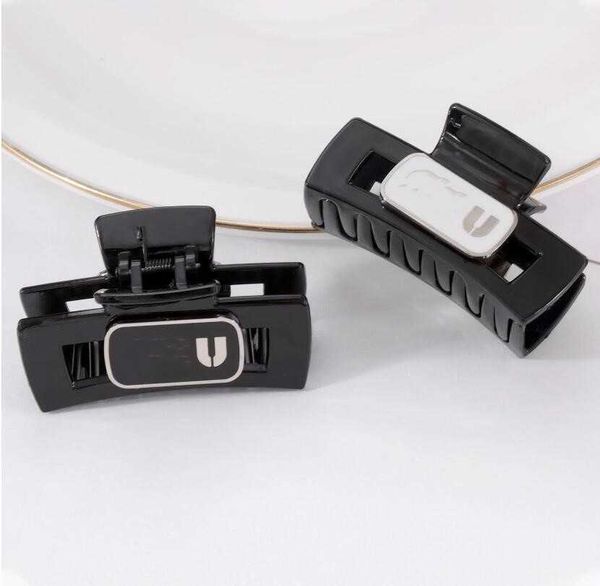 

european and american high-end letter square clamps temperament fashion all-match acrylic shark headgear female fast delivery, Slivery;golden