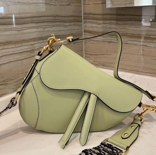 

2021 fashion cowhide designer vintage saddle princess bag with high-quality diamond-shaped braided shoulder strap