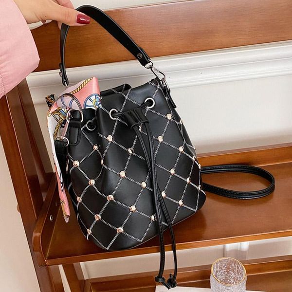 

evening bags personality fashion crossbody bag lingge rivets leather bucket women brand designer handbag trend solid color shoulder