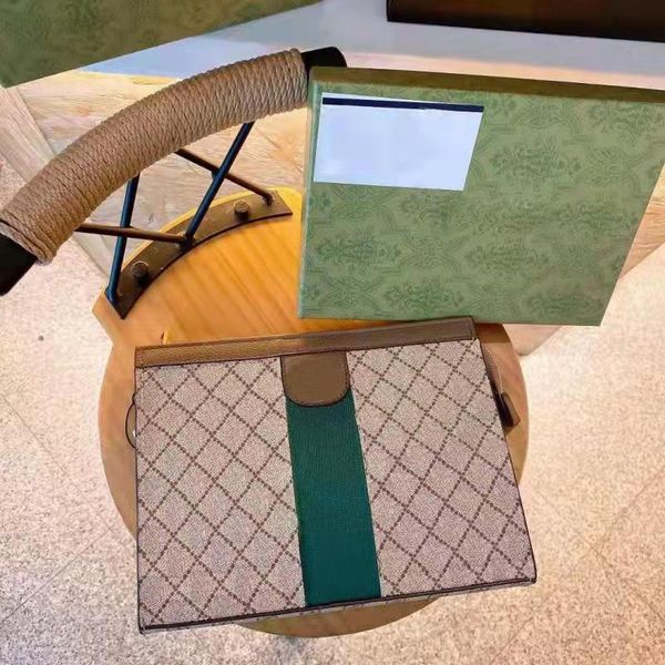 

suitable for fashionable men's leather bags large capacity . size: 25cm.
