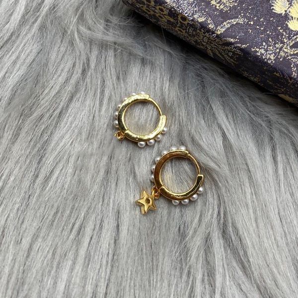 

women's designer earrings brand letter pearl letter asymmetric earrings brass material 925 silver needle luxury jewelry wholesale, Golden;silver