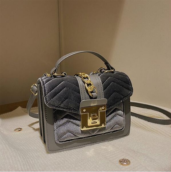 

factory outlet women leather shoulder bags elegant corduroy handbag in winter street trend chains decoration womens backpack solid color cor, Black;red