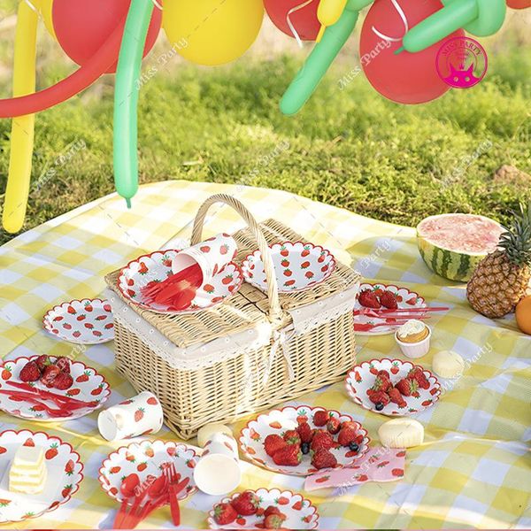 

strawberry pattern disposable paper pallet tableware set party picnic camping birthday wedding buffet christmas thanksgiving day dinnerware