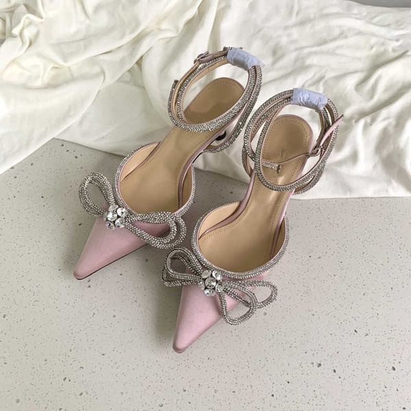 

2021 designer fashion womens sandals slippers bow silky unique style design rhinestone sier simple stiletto heel white black for woman
