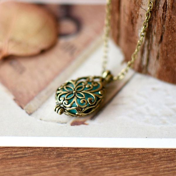 

pendant necklaces vintage hollow carving flower & pendants for women essential oil retro jewelry, Silver