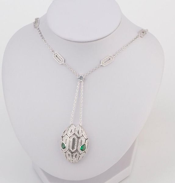 

european and american accessories with short snake-head necklace for women with exaggerated zircon collarbone chain pendant accessories, Silver