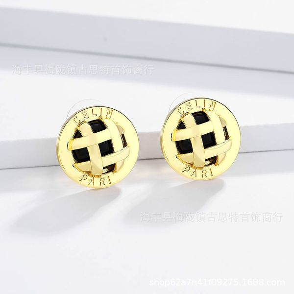 

2021 new designer vintage button hat earrings for women, Golden