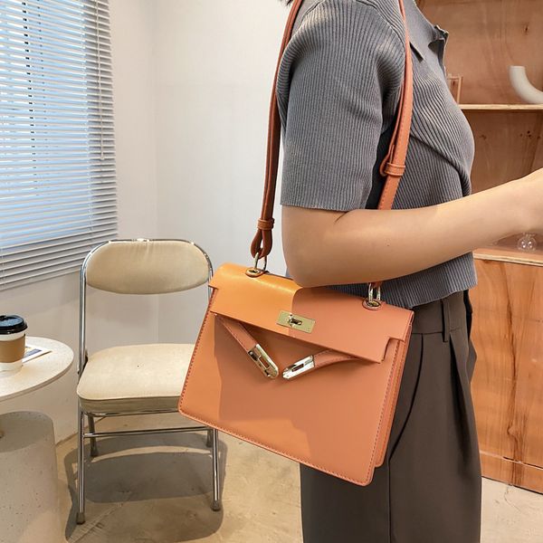 

korean style one shoulder messenger bag, Black;brown