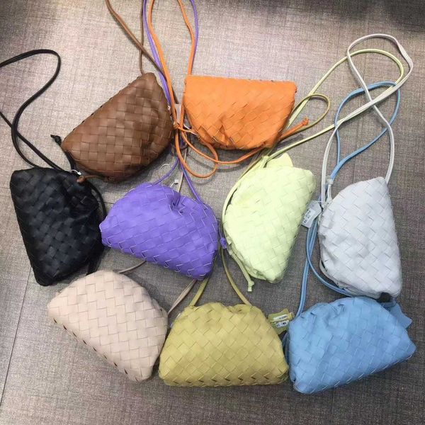 

weaving soft dumpling women's bag one shoulder slanting across the hand