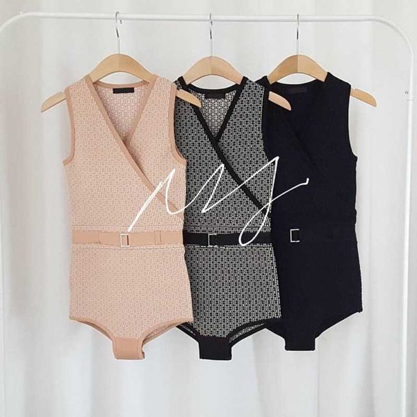 

2021 south korea's slim spring and summer bikini covered body net red knitted v-neck swimsuit, White;black
