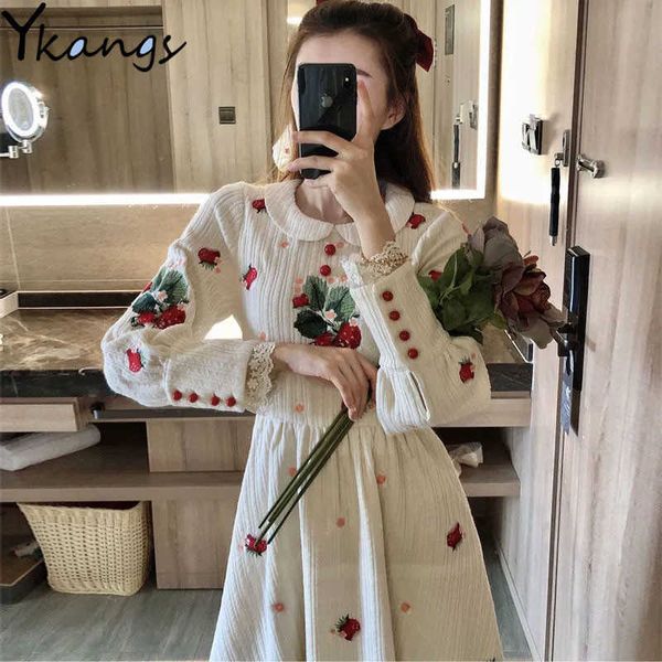 Primavera Branco Manga Longa Vestido Mulheres French Maid Vintage Bonito Peter Pan Collar Vestido Flor Bordado Longo Vestidos Senhoras Robe 210619