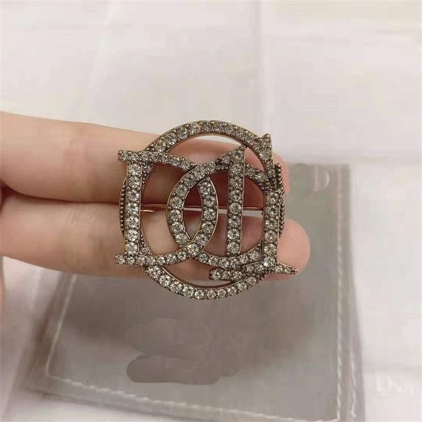 

75%off outlet family letter brooch brass fashion coat pin dv83, Gray