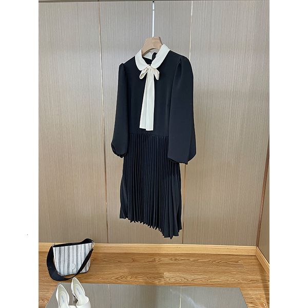 

dress italian rv2021 spring and summer lady temperament bow tie leads the pleated medium length, White;black