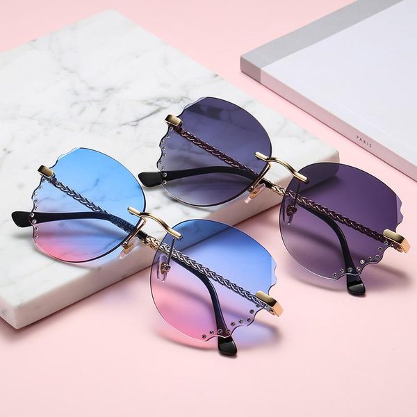

stylish luxury rimless sunglasses women diamond trimming lens woman sunglases butterfly shaped rhinestone sun glasses elegant, White;black