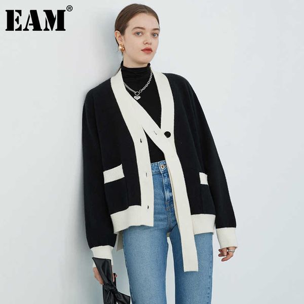 

[eam] black pocket big size knitting cardigan sweater loose fit v-neck long sleeve women fashion autumn winter 1db586 210922, White;black