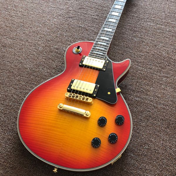 

electric guitar,maple gold hardware,cherry burst color