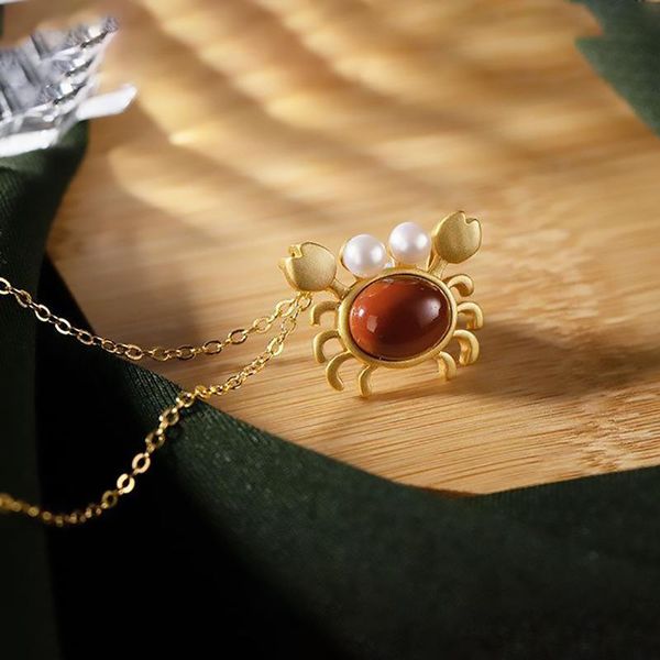 

chains inlaid southern red tourmaline pearl small crab necklace pendant personality exquisite ladies jewelry daily accessories, Silver