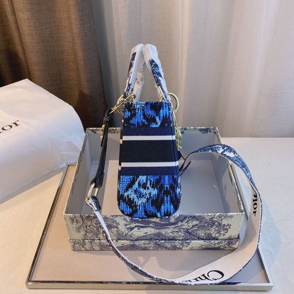 

2021 women's trend classic fashion printing versatile messenger western style leisure shoulder bag