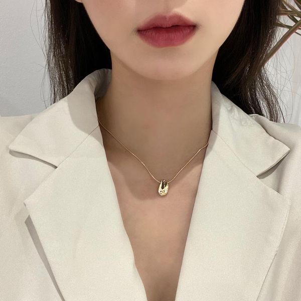 

chains trendy personality complex necklace simple graceful geometric pendant niche glossy clavicle chain female, Silver