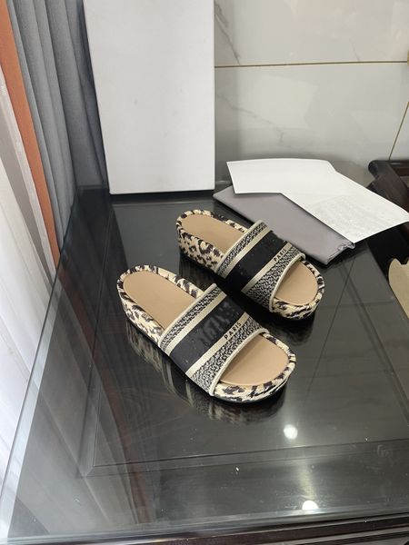 

2022fashion mens designer slippers womens slides sandals men luxury shoes summer beach slide flat flower women sneakers leather, Black
